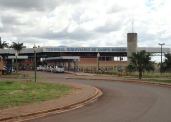 OSB: Campo Mourão licita espaços na rodoviária e óculos para alunos