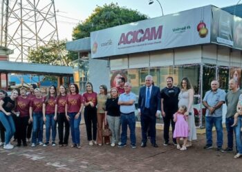 Trenzinho de Natal da Acicam já circula por Campo Mourão