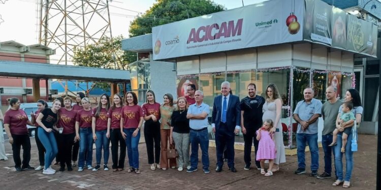 Trenzinho de Natal da Acicam já circula por Campo Mourão