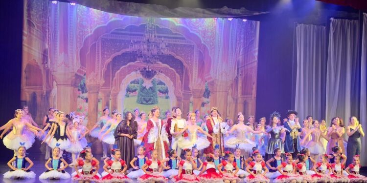 Espetáculo “A Bela Adormecida” encanta público na estreia e segue até sábado em Campo Mourão