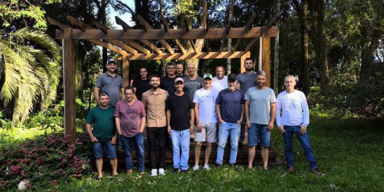 Campo Mourão realiza 1º Encontro de Apicultores e Meliponicultores