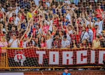 Prefeitura de Campo Mourão disponibiliza telão para transmissão da semifinal da Liga Nacional de Futsal