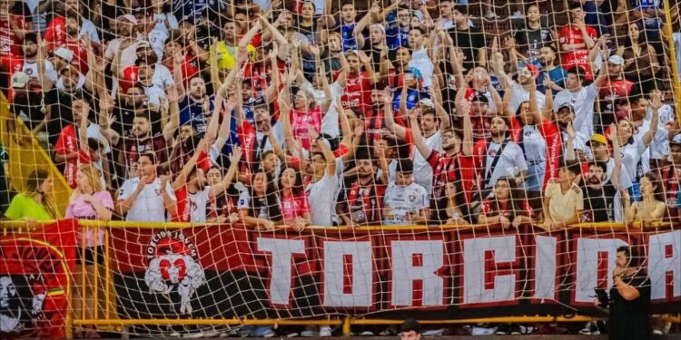 Prefeitura de Campo Mourão disponibiliza telão para transmissão da semifinal da Liga Nacional de Futsal