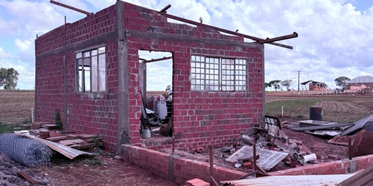 Governo do Paraná homologa situação de emergência em Campo Mourão após tempestade com granizo