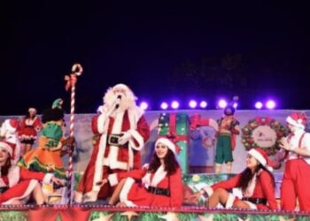 Cidade Natal: Papai Noel e Mamãe Noela na Praça da Catedral de São José