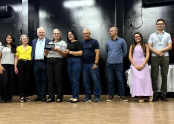 Campo Mourão celebra os destaques do funcionalismo municipal com a entrega do prêmio Servidor do Ano 2025