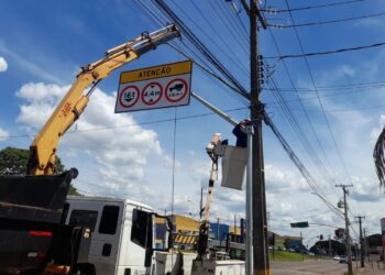 Prefeitura instala novas sinalizações para desviar tráfego pesado do centro de Campo Mourão