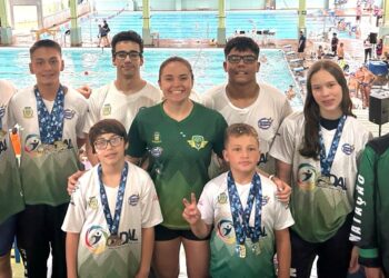 Equipe ADAL/Fecam conquista medalhas no Troféu Paraná de Natação 2025 em Foz do Iguaçu