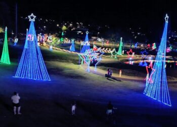 Campo Mourão: Ambientação natalina em espaços públicos fica até o dia 7 de janeiro