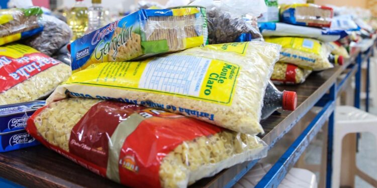 Procon divulga pesquisa de preços da cesta básica em mercados de bairros