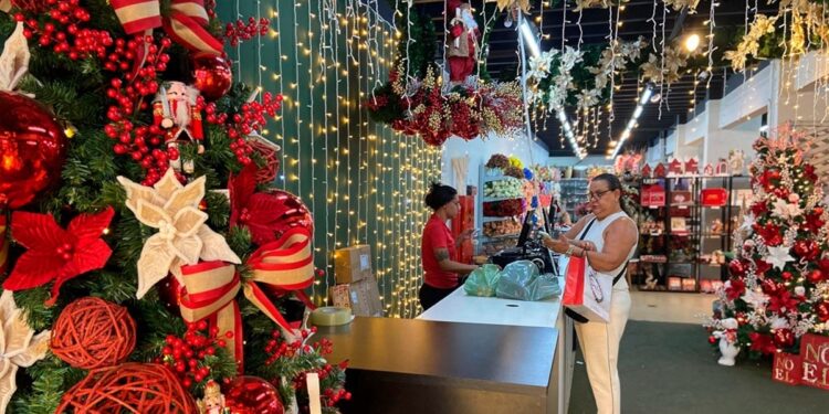 Campo Mourão: Comércio terá horário especial em todos os sábados de dezembro