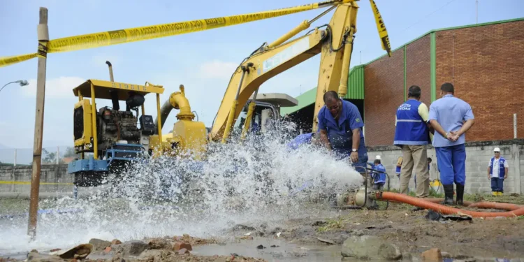 A cada 5 litros, 2 no ralo: Desperdício no Brasil deixa de abastecer 50 milhões de pessoas