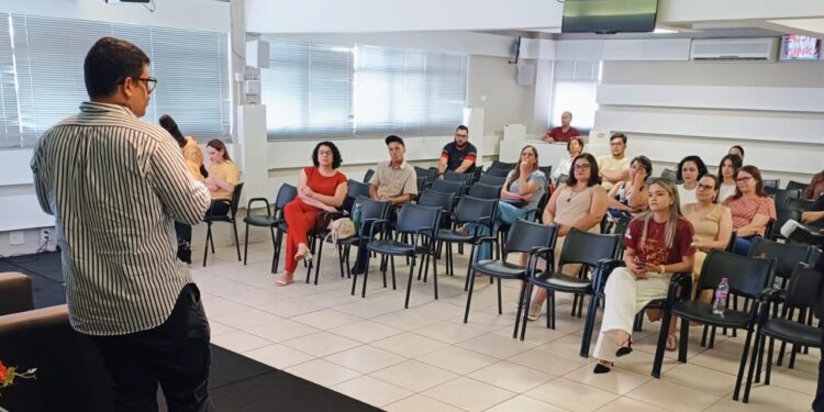 Acicam: Campo Mourão sediou a palestra “A Arte de Vender Gastronomia”
