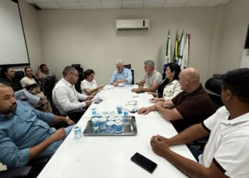 Prefeitura propõe multa de até R$ 40 mil por fios soltos e irregulares em postes de Campo Mourão