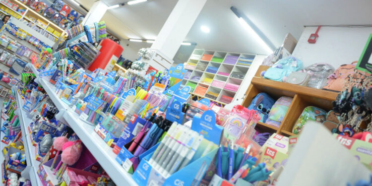 Procon-CM divulga pesquisa de preços de materiais escolares