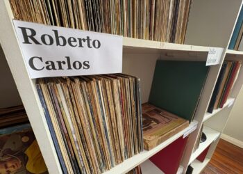 Museu de Campo Mourão organiza coleção de quase 6 mil discos de vinil