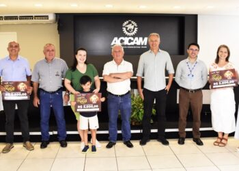Acicam entregou mais três vales-compra de R$ 5 mil