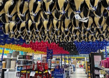 Rede Condor antecipa clima de Páscoa nas lojas com foco na experiência do cliente