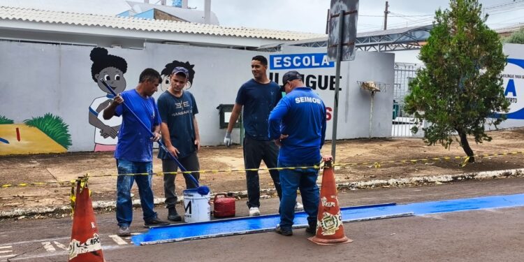 Prefeitura reforça sinalização em frente escolas para volta às aulas