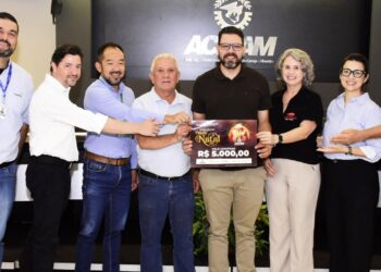 Acicam entrega prêmios de Natal a consumidores