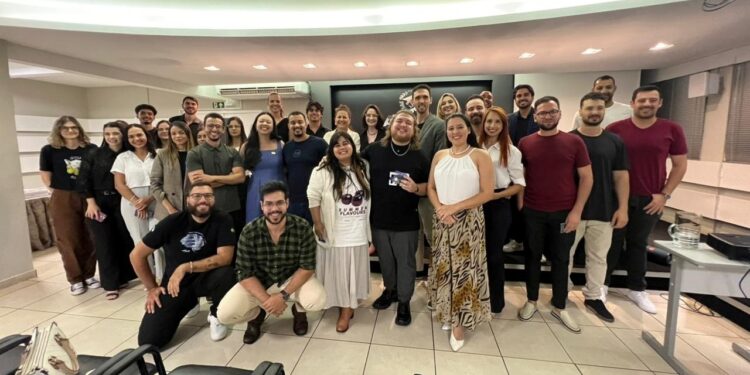 Acicam Jovem empossa novos conselheiros e realiza workshop