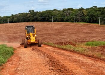 Prefeitura intensifica melhorias em estradas rurais para fortalecer agricultura familiar