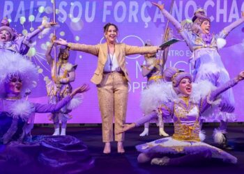 Reconhecimento: Cidadania Benemérita de Campo Mourão outorgada a Edilaine Maria de Castro