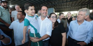 Campo Mourão: Estado entrega kits educacionais para escolas e cidade ganhará novo colégio