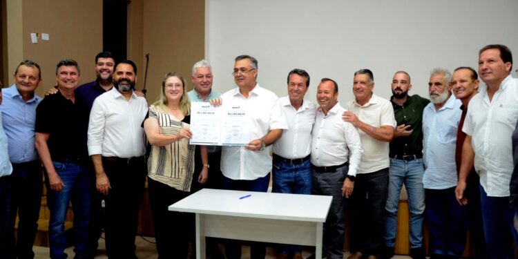 Parceria com o Estado garante R$ 2,8 milhões para reforma do telhado da Santa Casa de Campo Mourão