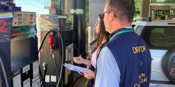 Procon de Campo Mourão intensifica fiscalização em postos de combustíveis para garantir transparência nos preços