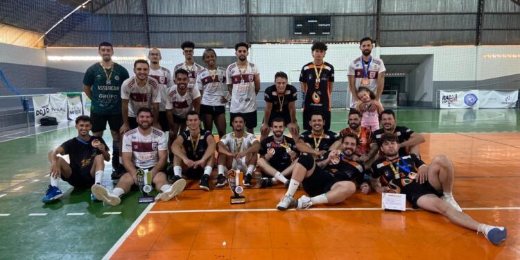 Copa de Voleibol Masculino movimenta Campo Mourão e consagra Araras Voleibol como campeão