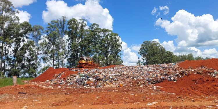 Aterro sanitário recebe mais de 70 toneladas de resíduos por dia