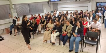 Acicam Mulher: Palestra lota auditório da Acicam
