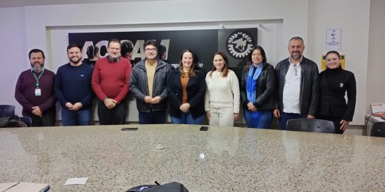Gestora estadual de Compras Públicas do Sebrae/PR reúne-se em Campo Mourão