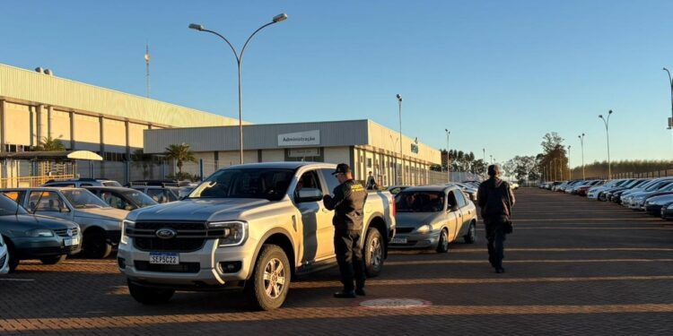 Maio Amarelo: Diretran realiza ação de conscientização com colaboradores da Coamo