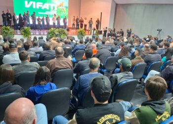 Abertura da FATI lotou auditório da Associação dos Engenheiros Agrônomos