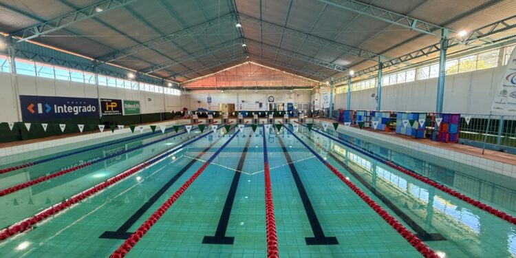 Baixas temperaturas provocam suspensão das aulas na piscina do Complexo Esportivo Roberto Brzezinski
