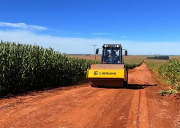 Prefeitura realiza melhorias em estrada que liga comunidades rurais de Campo Mourão