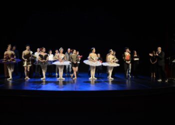Academia Municipal de Ballet de Campo Mourão forma mais 8 bailarinos