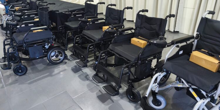 Cadeiras de rodas motorizadas ampliam mobilidade e qualidade de vida a pacientes em Campo Mourão