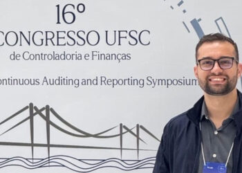 Professor da Unespar e diretor do Sinconcam em congresso em Santa Catarina