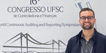 Professor da Unespar e diretor do Sinconcam em congresso em Santa Catarina 