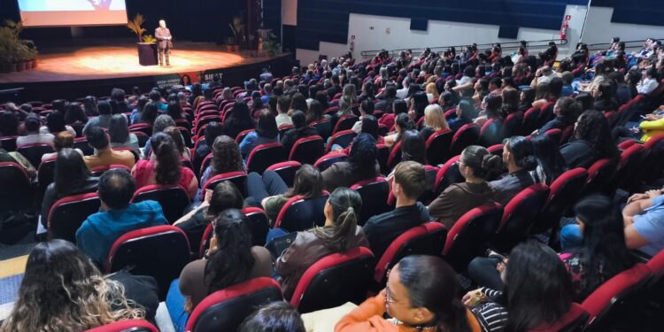 “Servidores que dão um show” foi tema de palestra na Educação