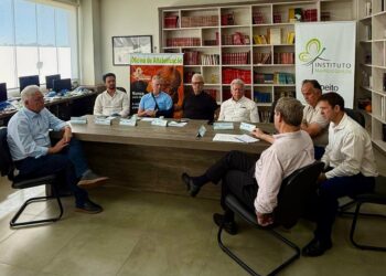 Prefeituras das cidades polo da região se reúnem em Paranavaí para fortalecer cooperação regional