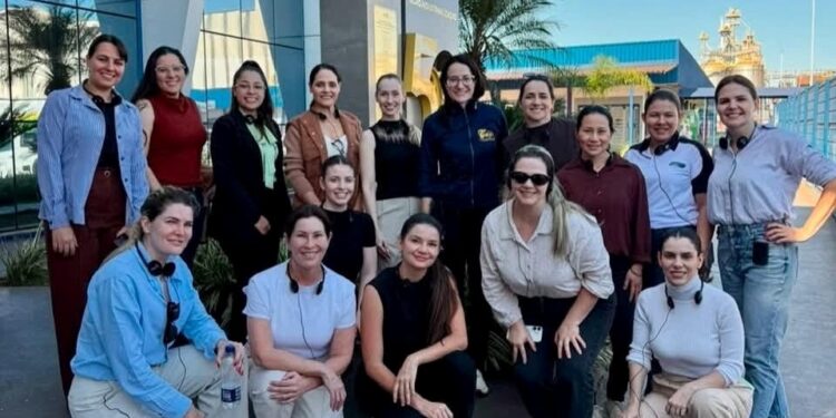 Acicam Mulher realiza visita técnica a Coamo