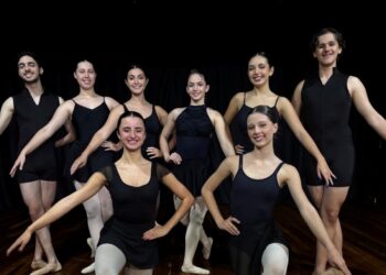 Academia Municipal de Ballet forma mais 8 bailarinos em cerimônia no Teatro Municipal