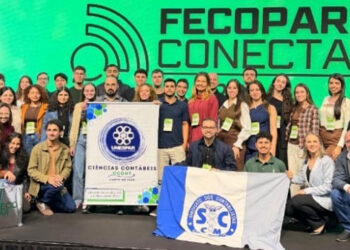 Acadêmicos de Ciências Contábeis da Unespar participam de visita técnica e do Fecopar Conecta