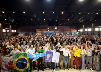 Campo Mourão recebe governador Ratinho Júnior em encontro com estudantes do Ganhando o Mundo