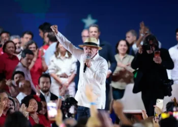 PT oficializa candidatura de Lula à Presidência da República