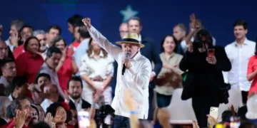PT oficializa candidatura de Lula à Presidência da República